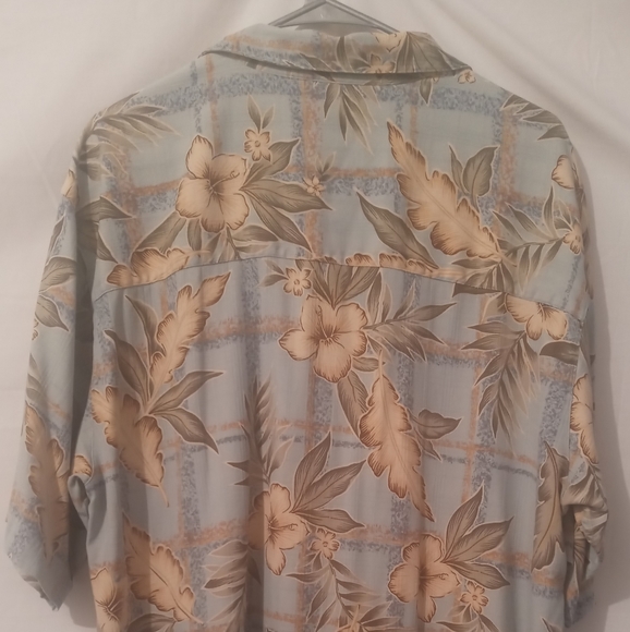Men's Hawaiian Silk Shirt Large by modern images - Picture 2 of 5